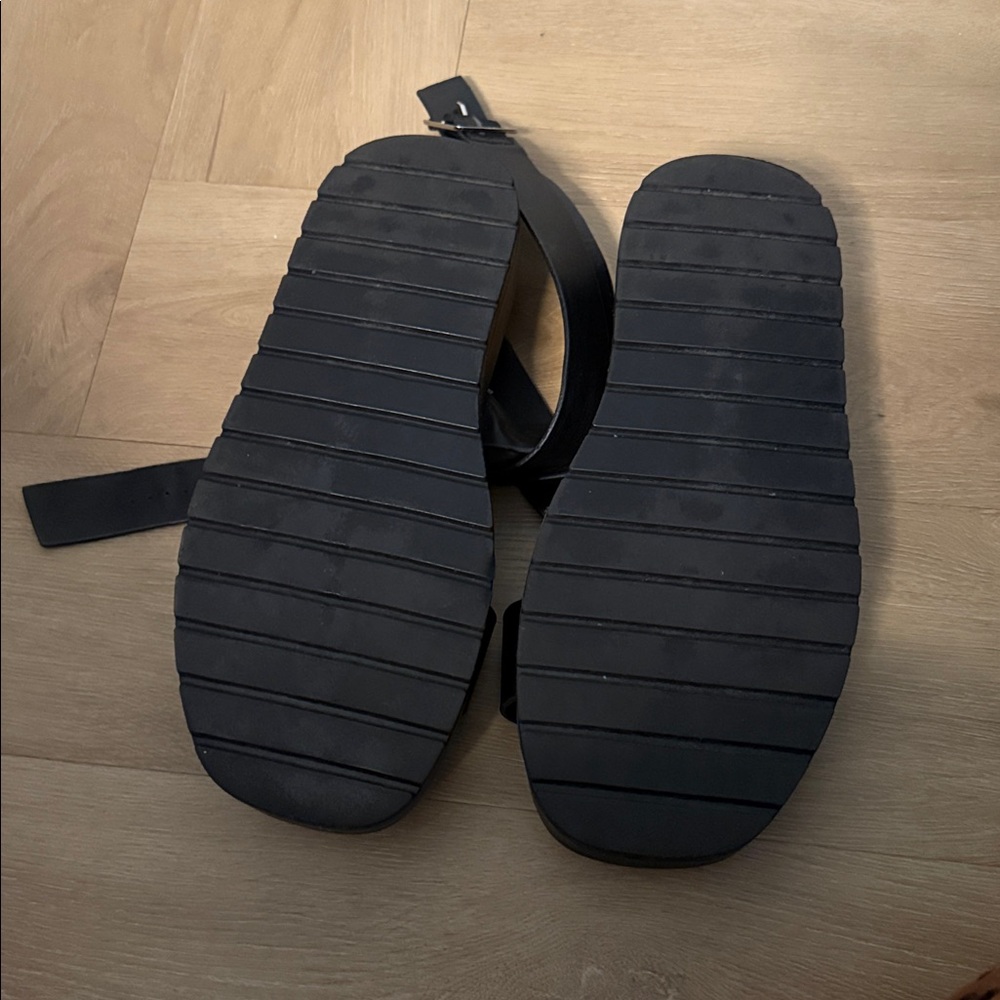 Torrid Black Platform Sandals Size 11W Ankle Strap Chunky Lug Sole - Picture 3 of 3